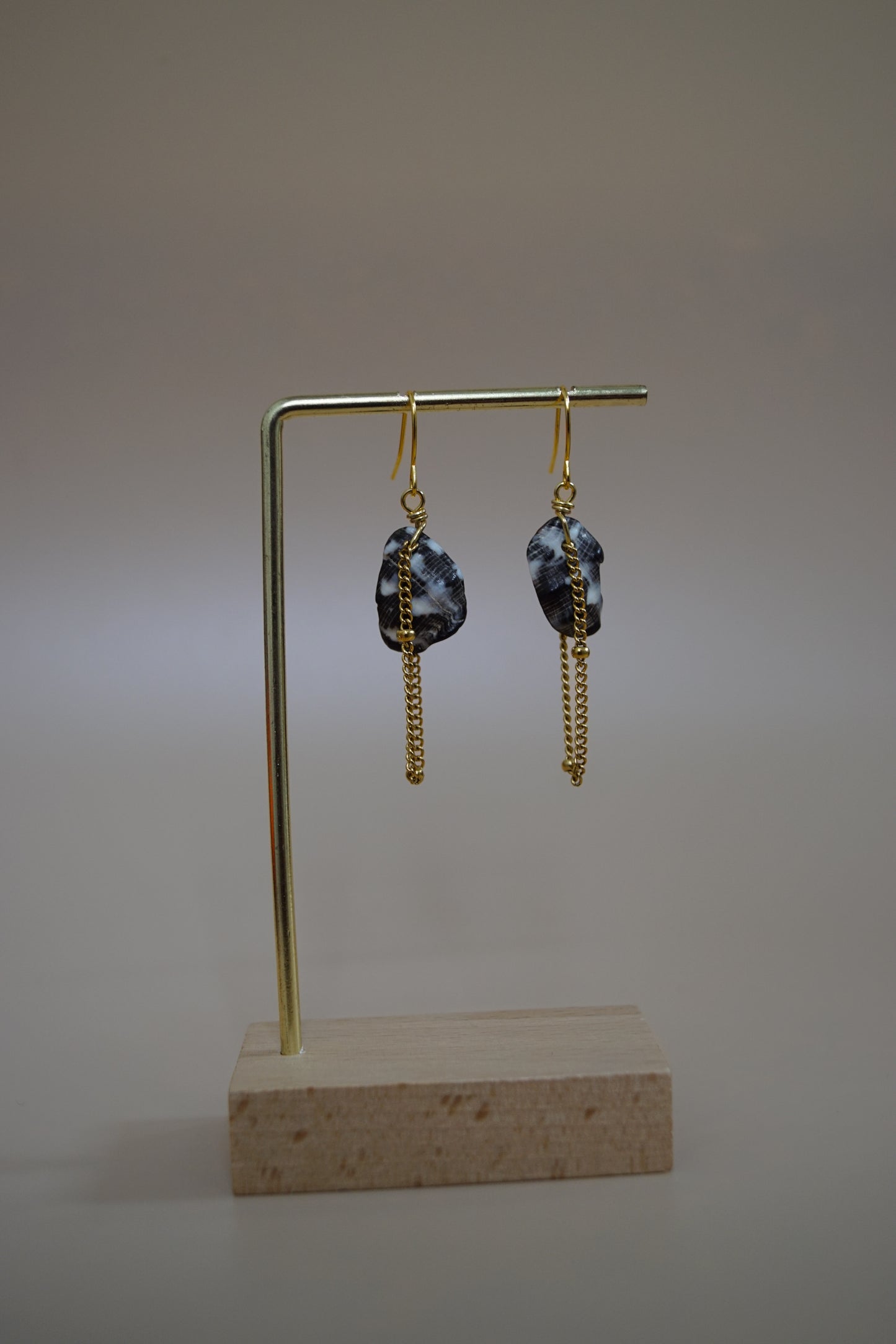 Tylothais Shell Chain Earrings